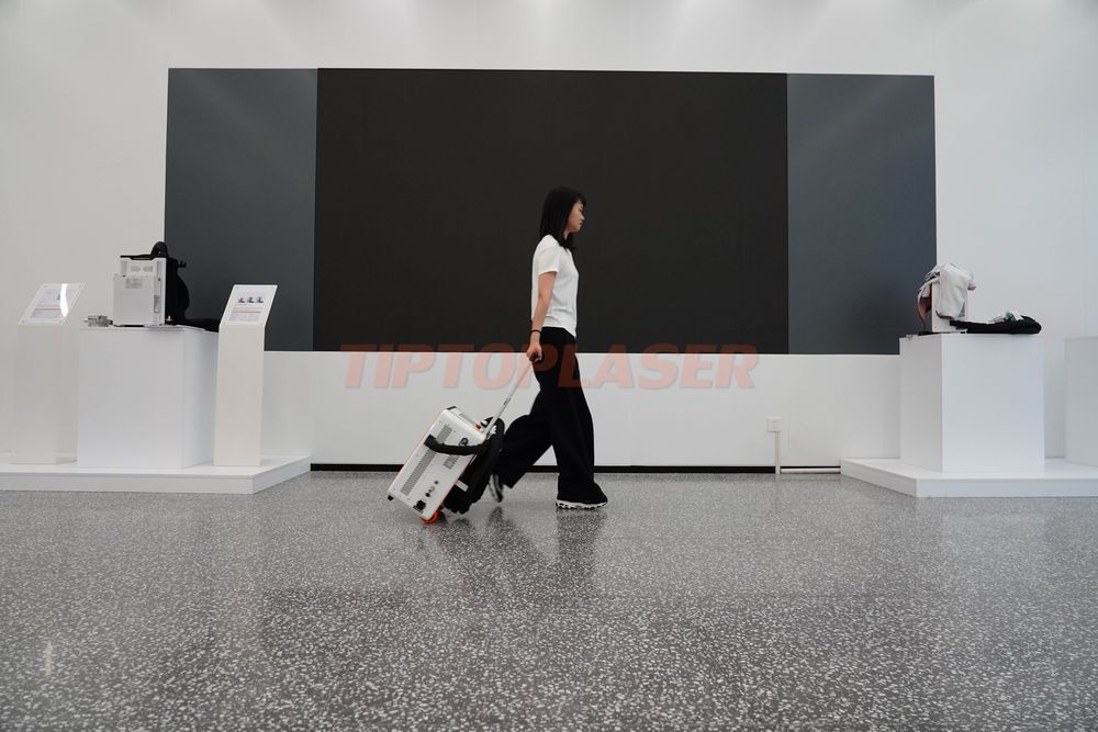 28KG 500W パルス式ポータブルレーザーファイバー洗浄 - Industrial Laser For Sale のレビューと価格