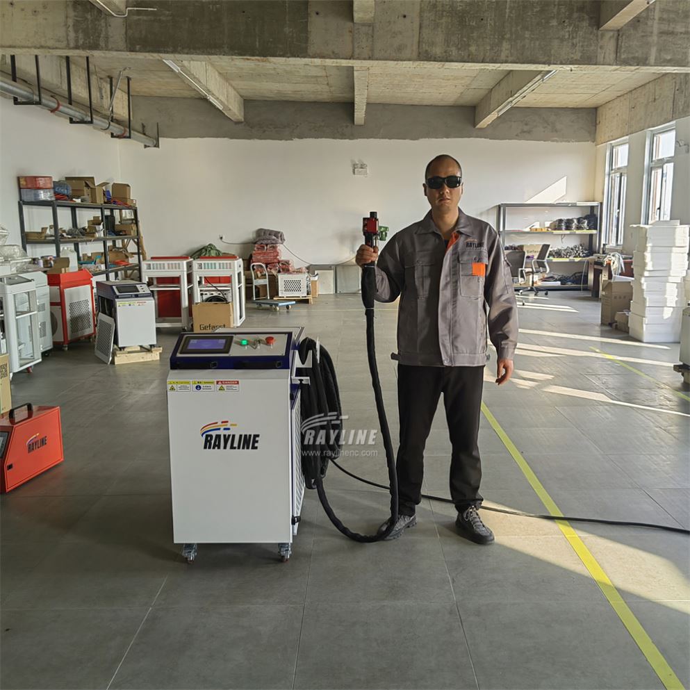 工業用レーザー洗浄機 3000W パルスファイバーレーザー錆 - Industrial Laser Paint Removal のレビューと価格